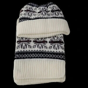 NWT Hat and Scarf Set